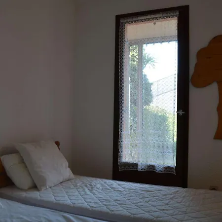 T2 Avec Piscine, Proche Plage, Terrasse Et Parking Prive A Saint-cyprien - Fr-1-225d-14 *