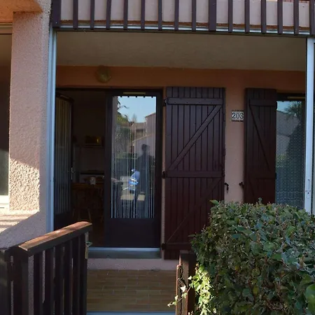 Apartment T2 Avec Piscine, Proche Plage, Terrasse Et Parking Prive A Saint-cyprien - Fr-1-225d-14
